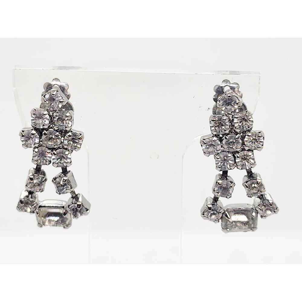 Vintage Rhinestone Chandelier Tiered Clip On Earrings Silver Tone Dangle Weiss